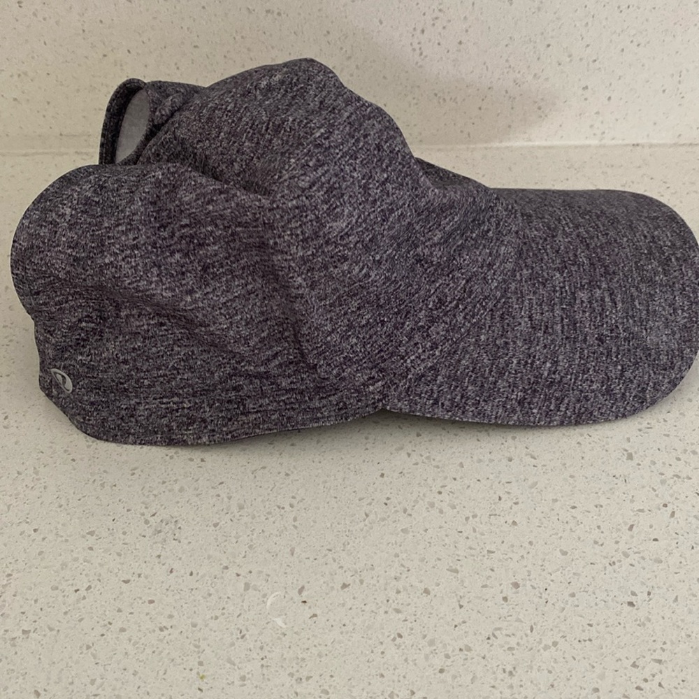 Lululemon ball hat